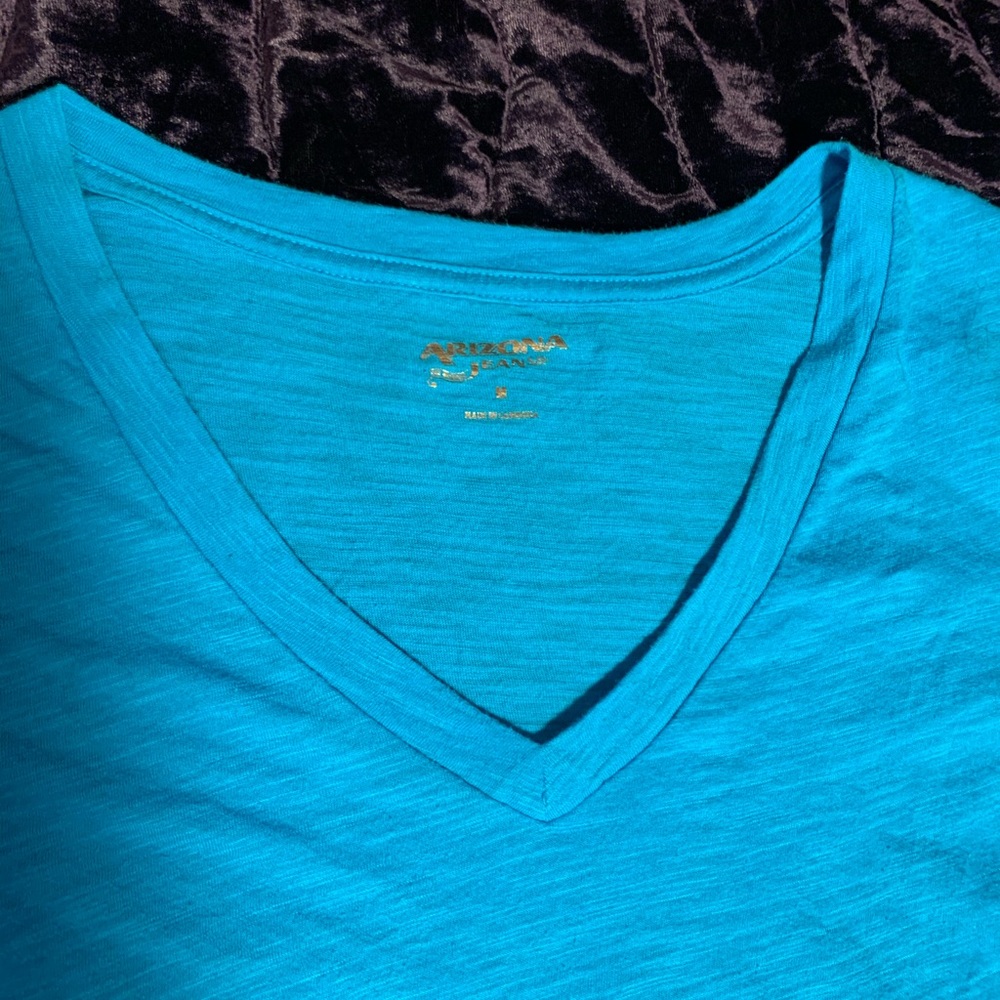 Blue v neck - Picture 2 of 3